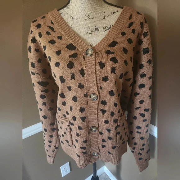 LG Hayden Animal Print Butyon Cardigan - Picture 4 of 9